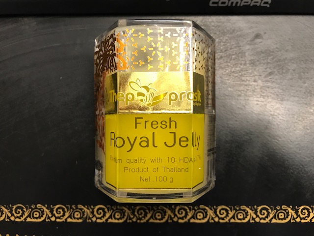 fresh royal jelly, bee hive, bee farm, vitamins